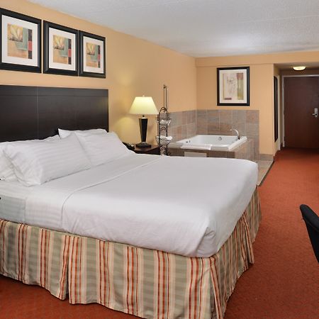 Holiday Inn Martinsburg By Ihg Bagian luar foto