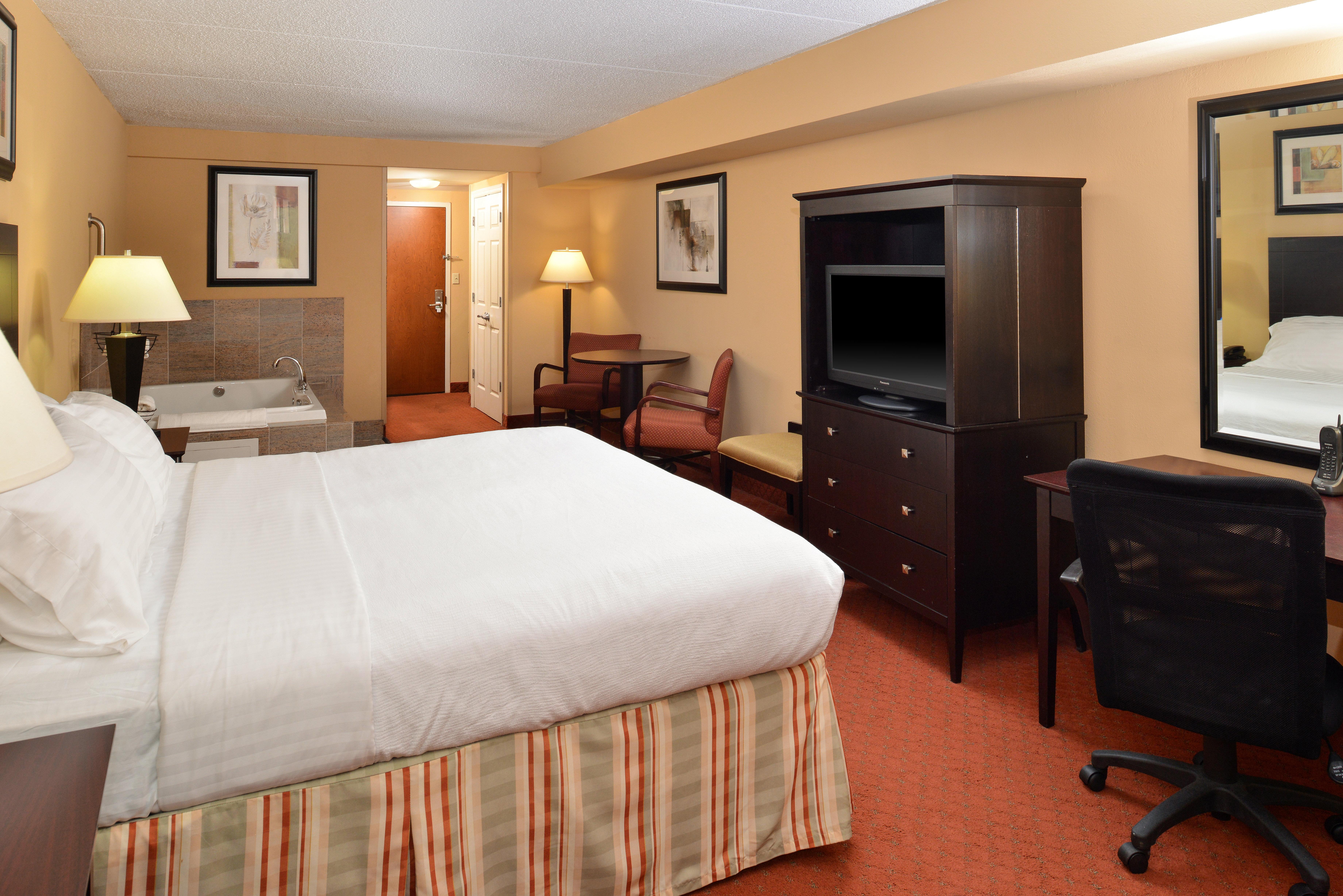 Holiday Inn Martinsburg By Ihg Bagian luar foto