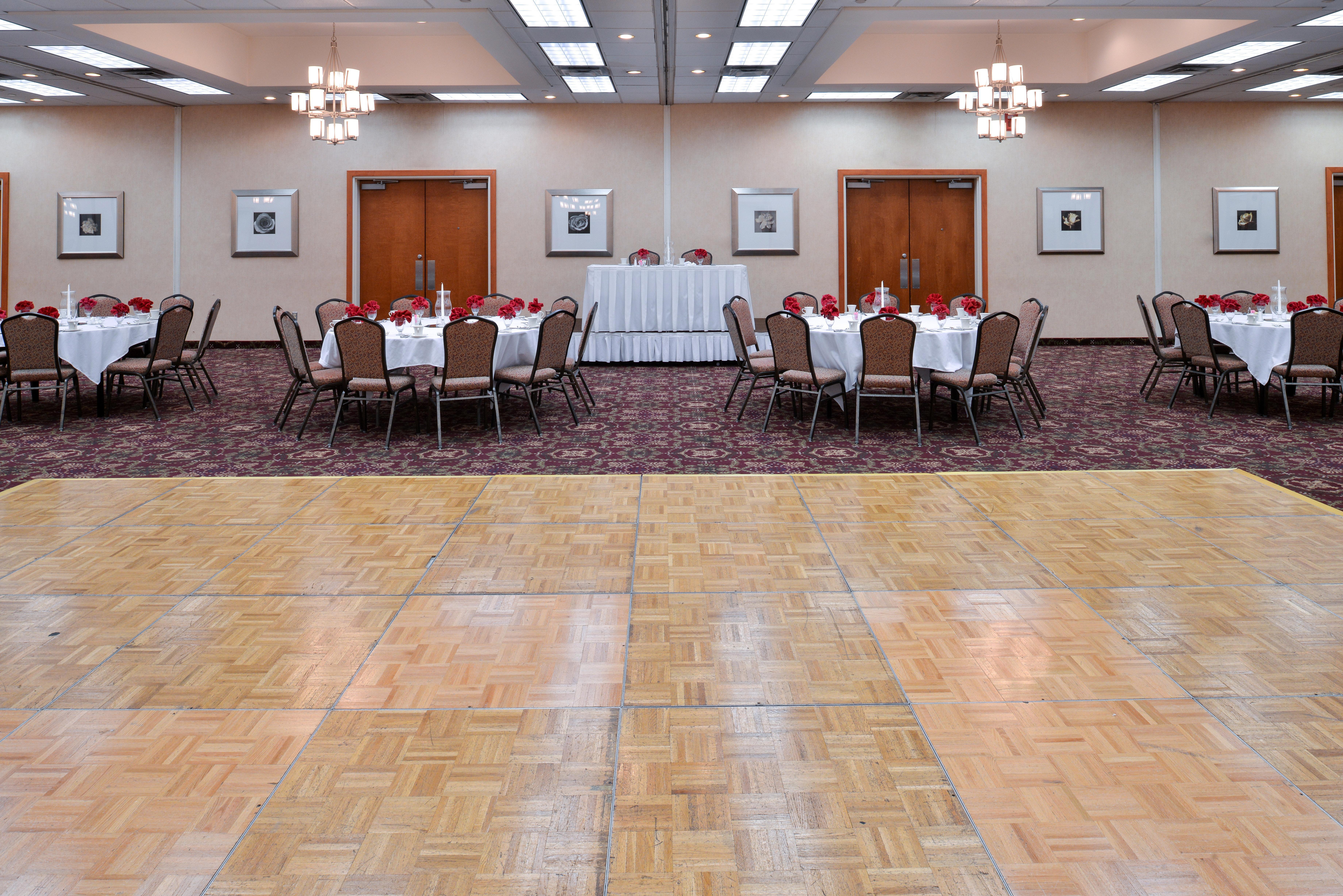 Holiday Inn Martinsburg By Ihg Bagian luar foto