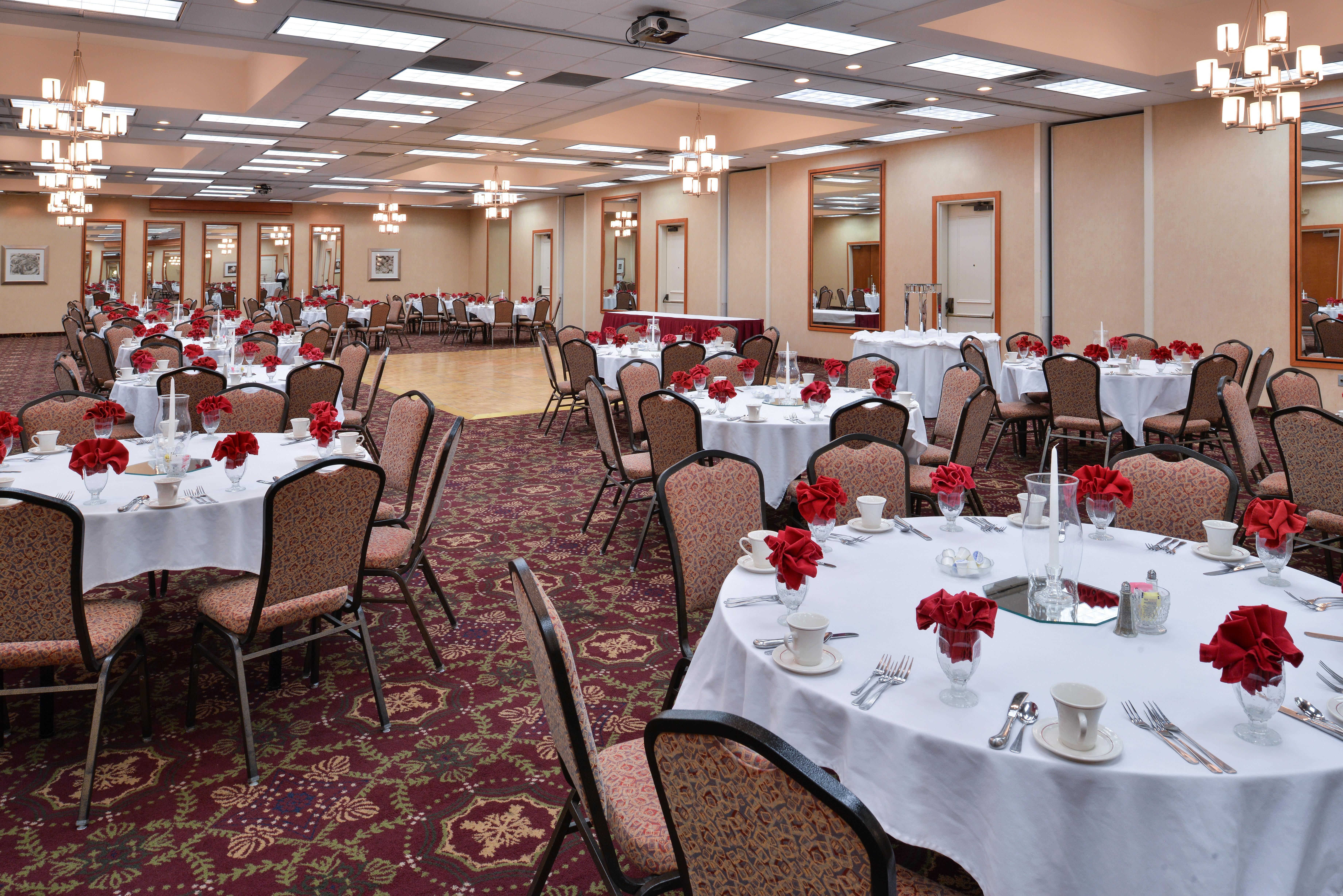 Holiday Inn Martinsburg By Ihg Bagian luar foto