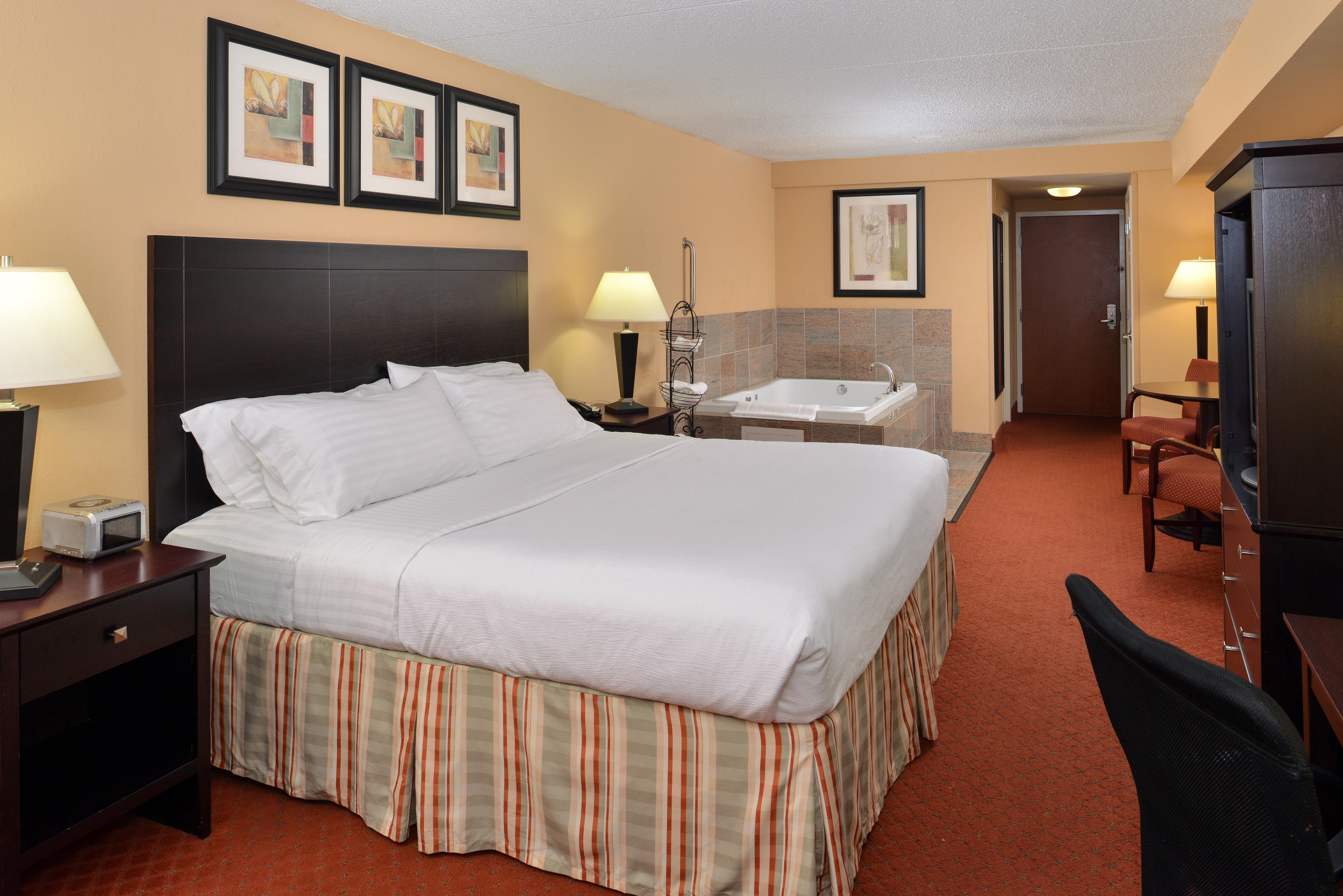 Holiday Inn Martinsburg By Ihg Bagian luar foto