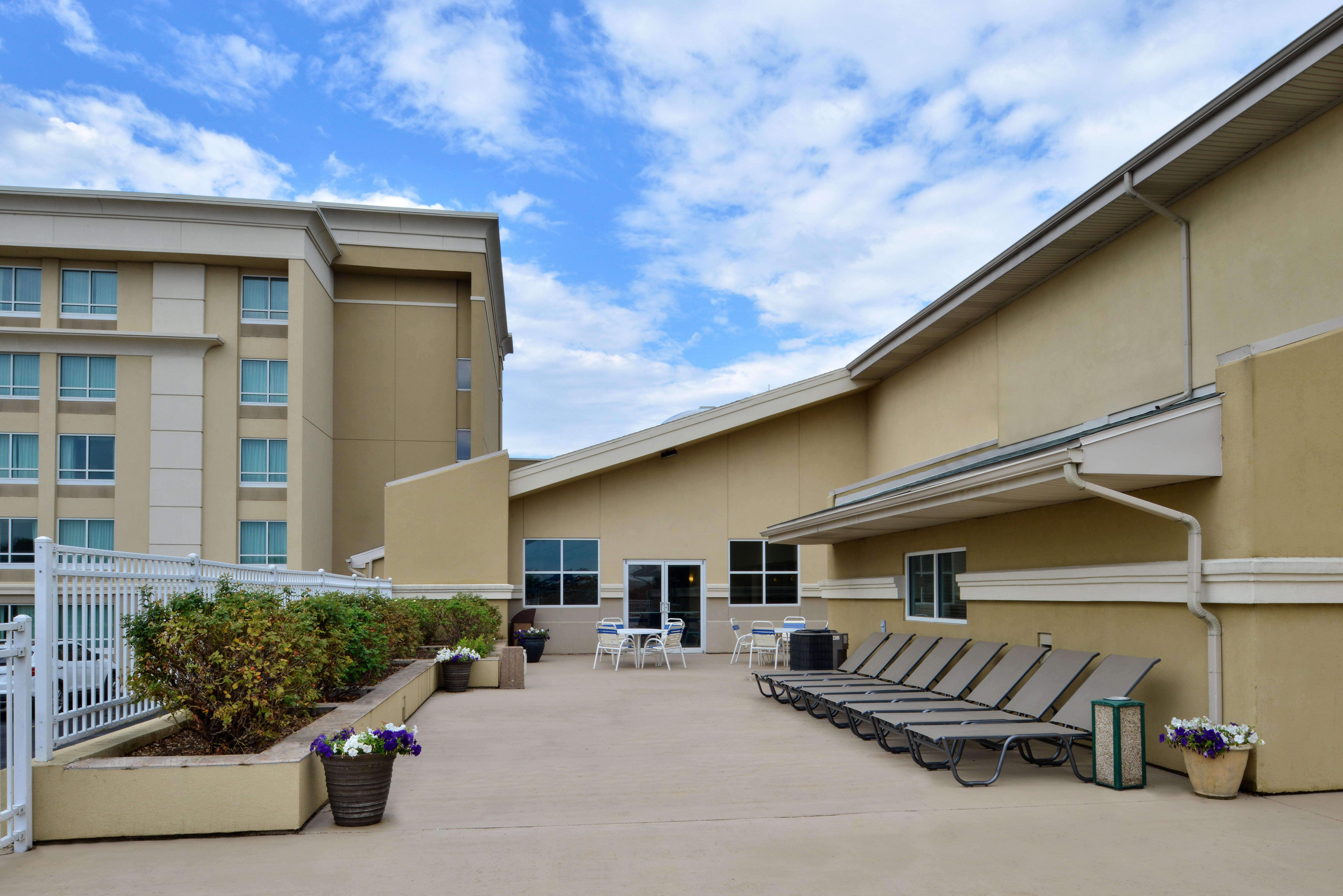 Holiday Inn Martinsburg By Ihg Bagian luar foto