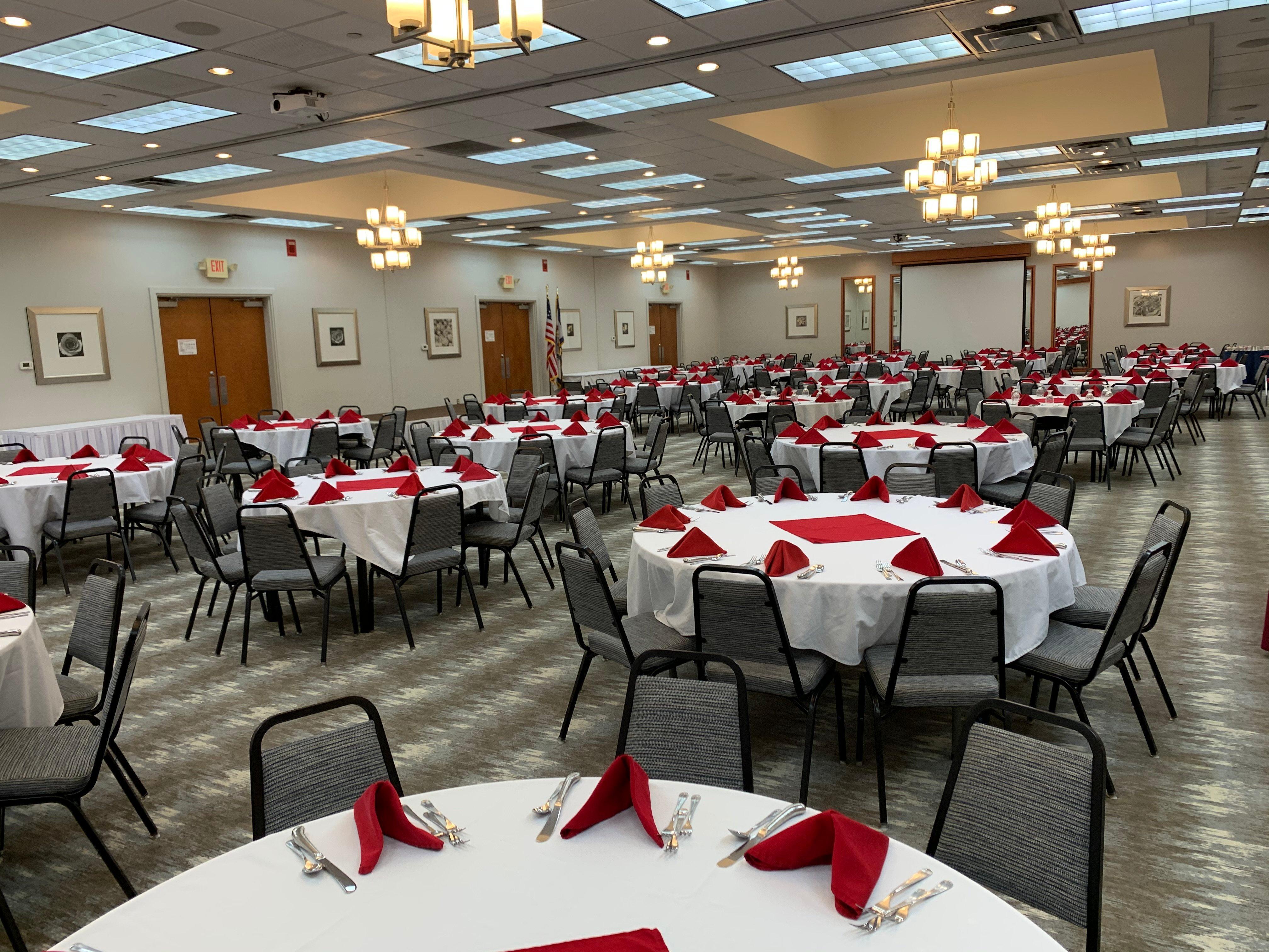 Holiday Inn Martinsburg By Ihg Bagian luar foto