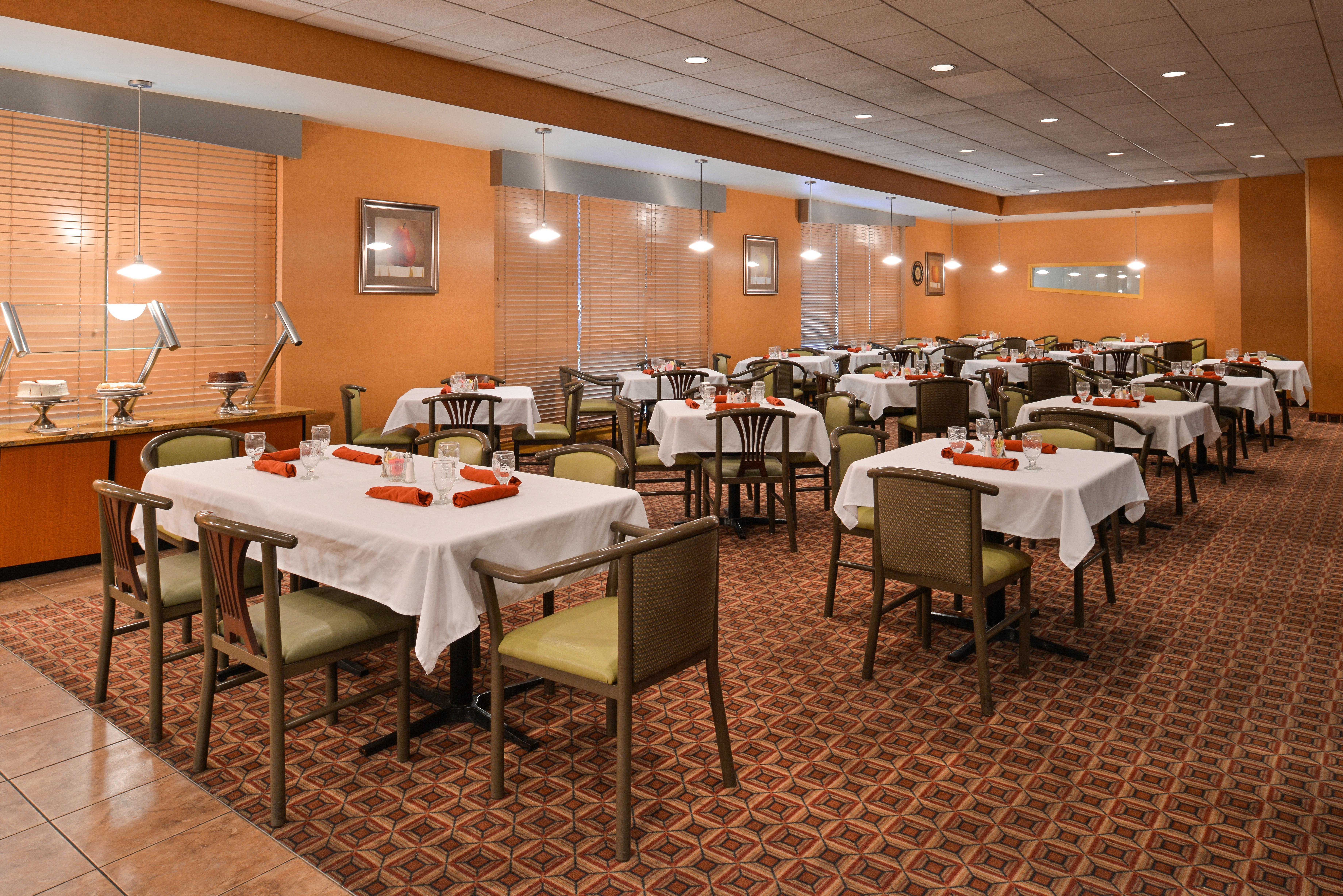 Holiday Inn Martinsburg By Ihg Bagian luar foto
