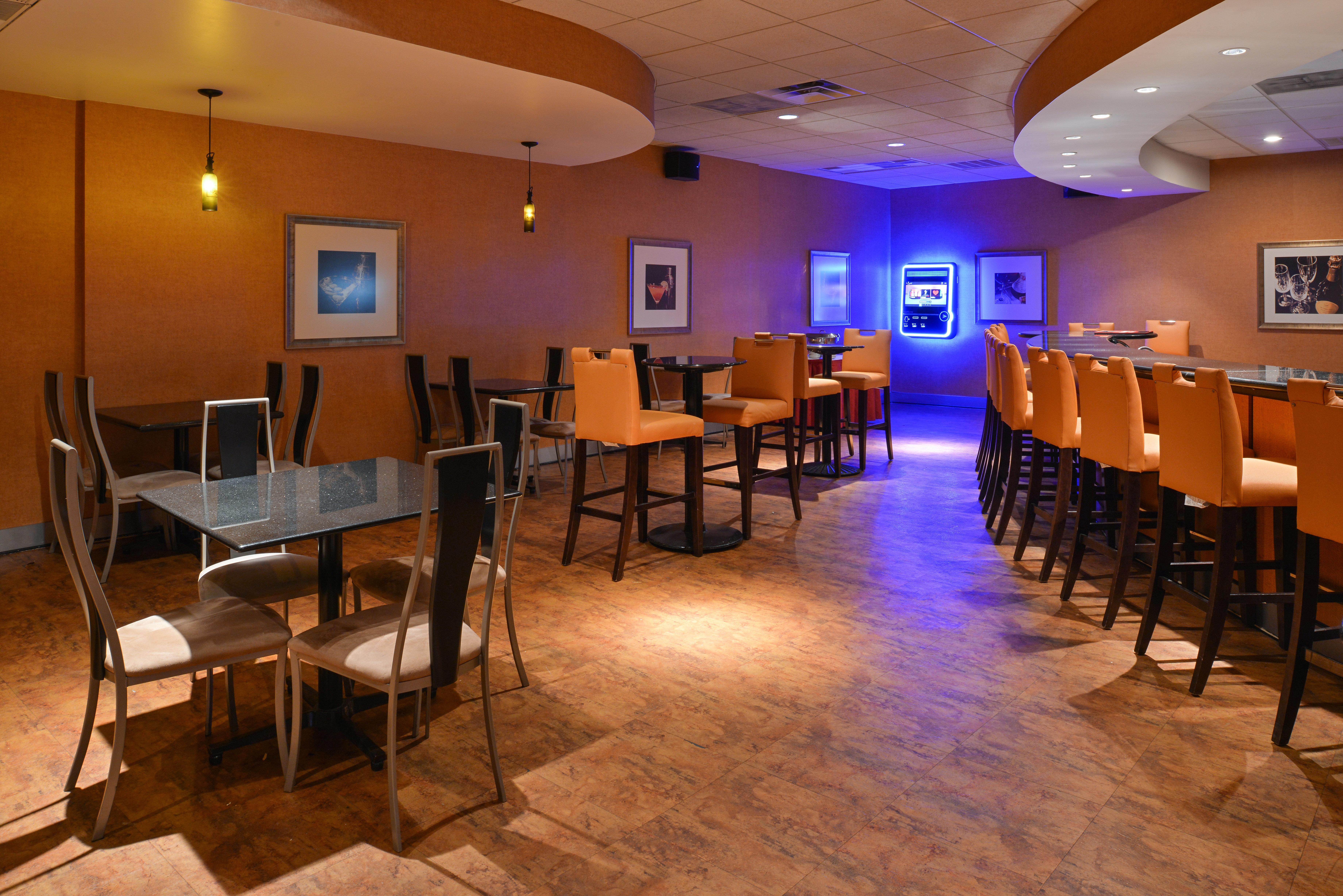 Holiday Inn Martinsburg By Ihg Bagian luar foto