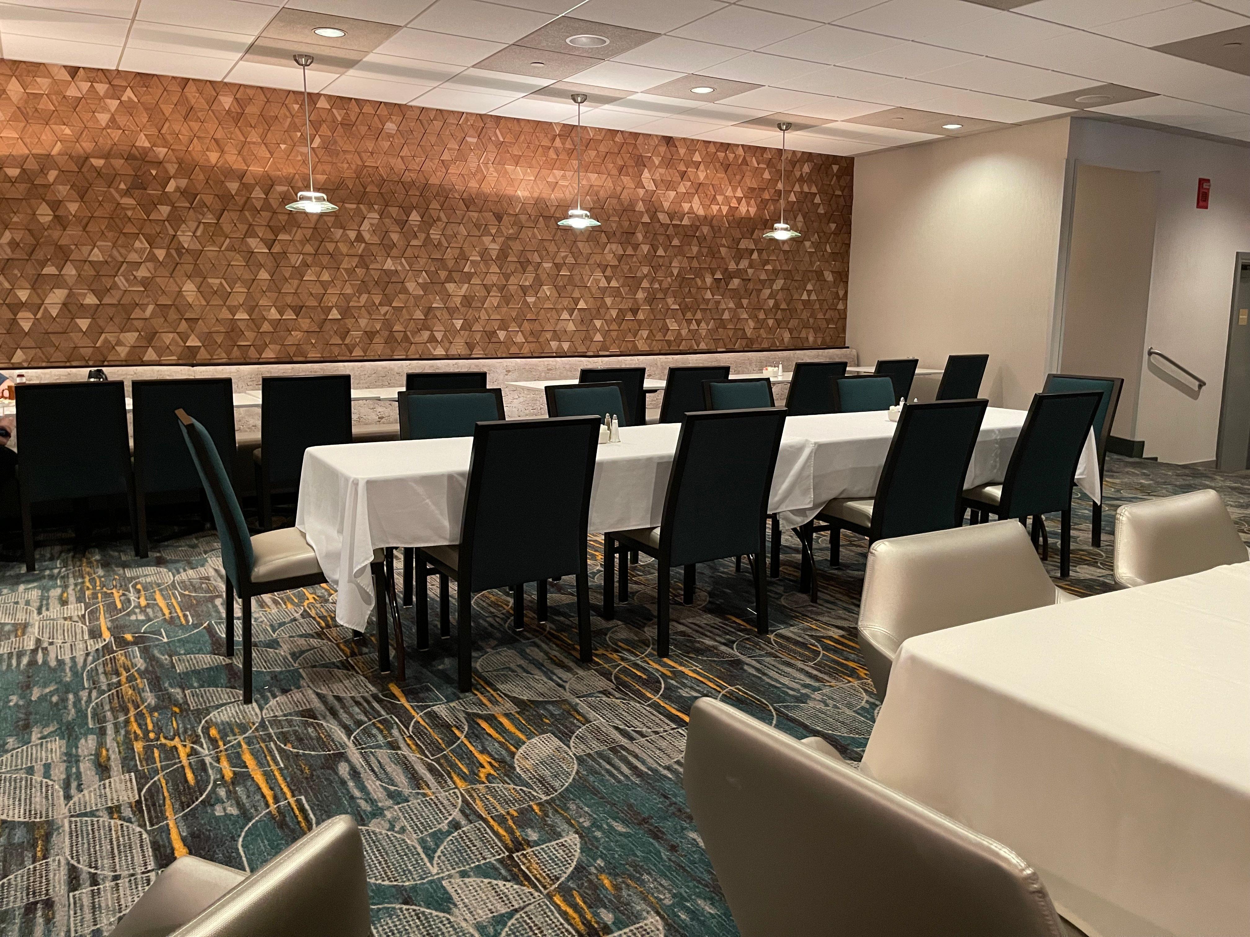 Holiday Inn Martinsburg By Ihg Bagian luar foto