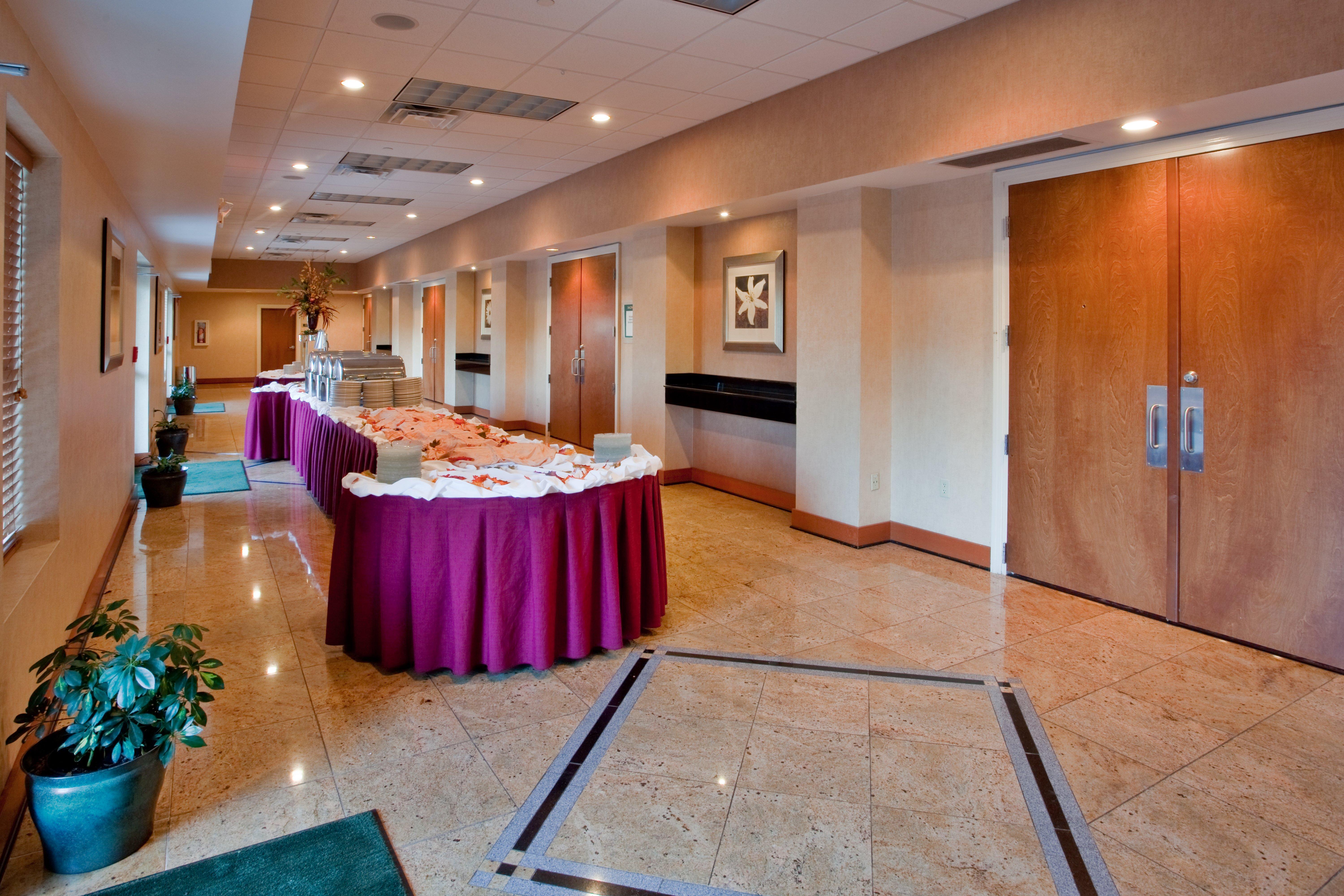 Holiday Inn Martinsburg By Ihg Bagian luar foto