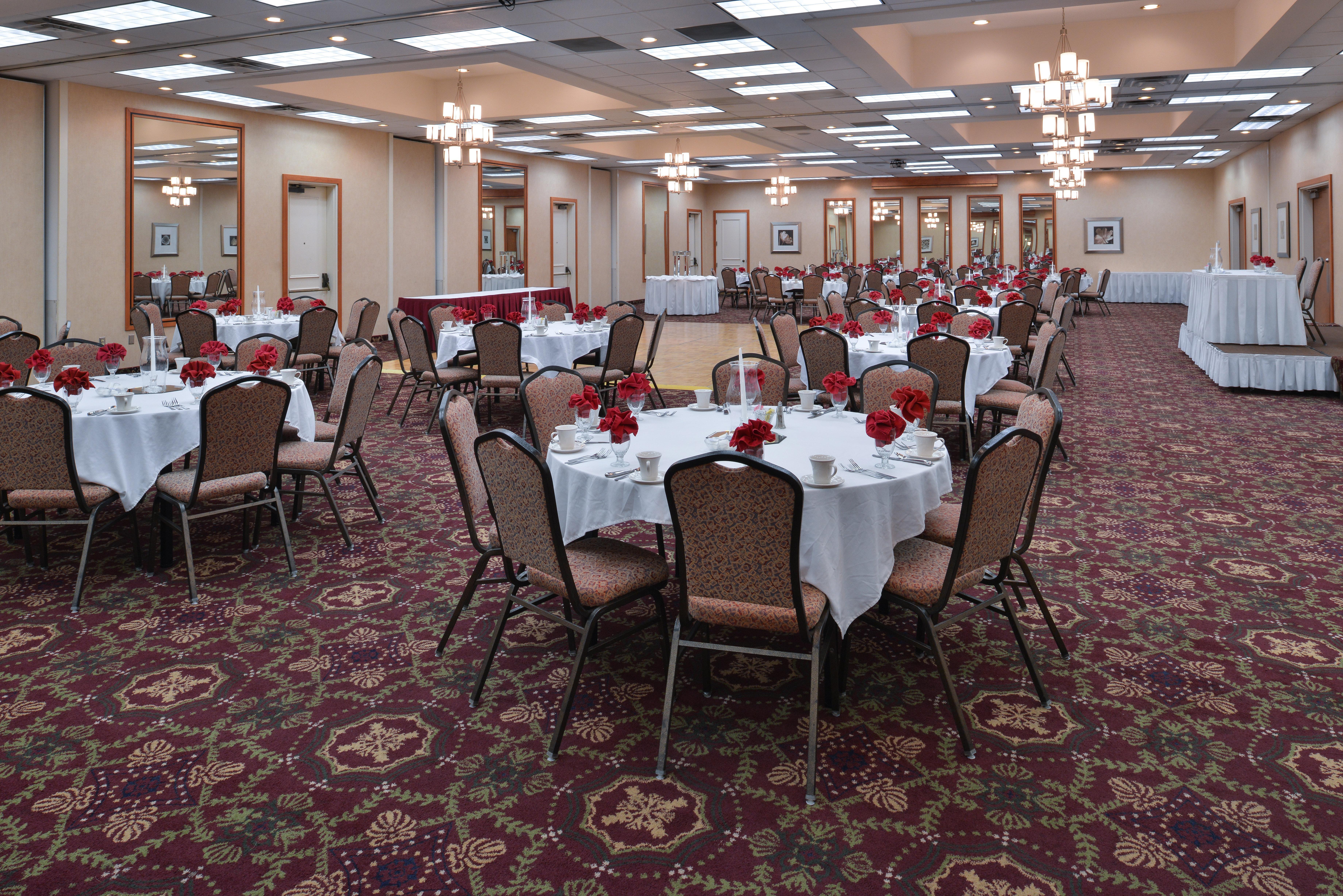 Holiday Inn Martinsburg By Ihg Bagian luar foto